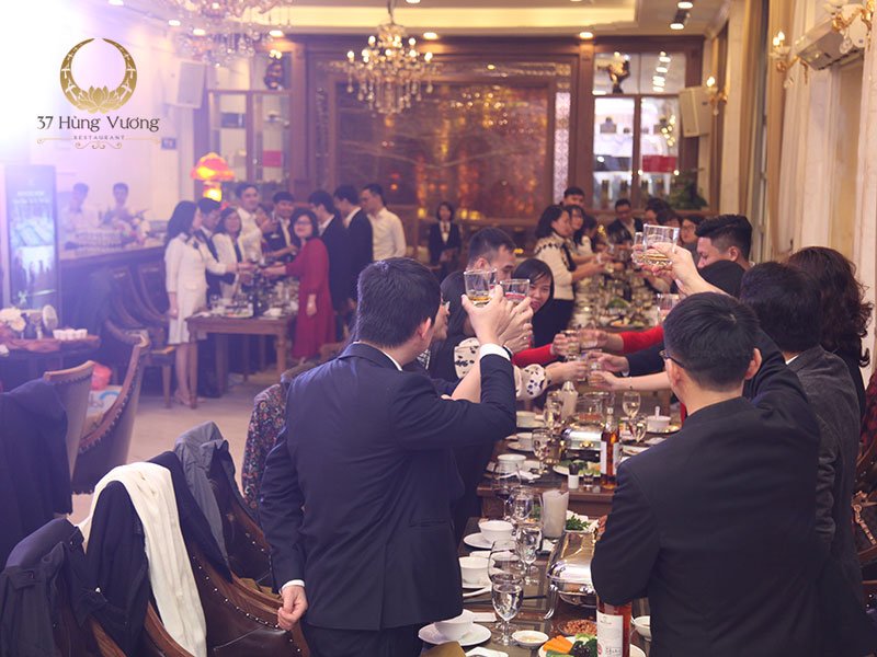 Nhà hàng tổ chức tiệc tất niên sang trọng và đẳng cấp tại Hà Nội
