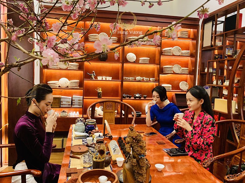 Thưởng trà tại Không gian văn hóa trà Việt – Điểm trà 37