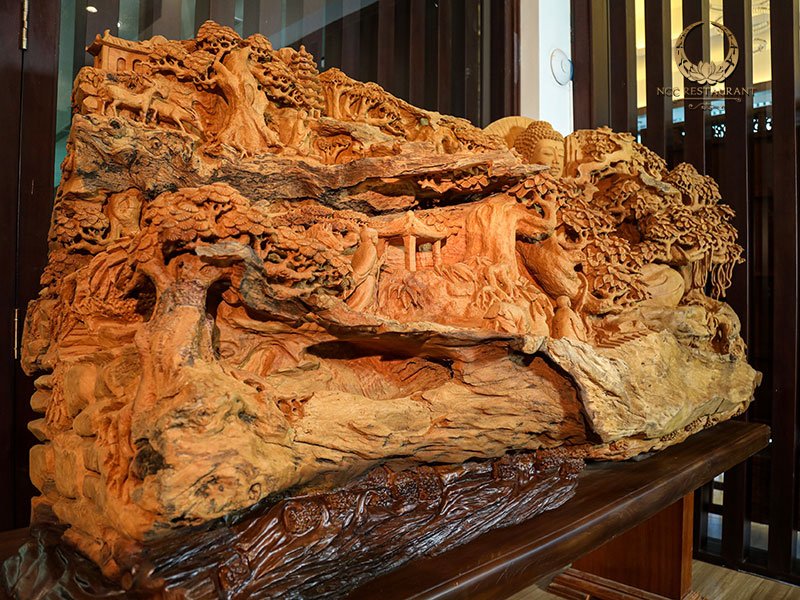 Bộ tượng “Hướng Phật” với chất liệu gỗ Mít